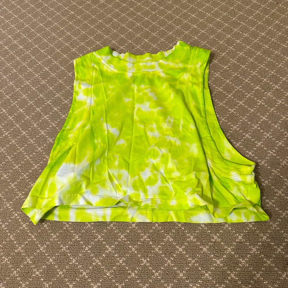 Lululemon crop top